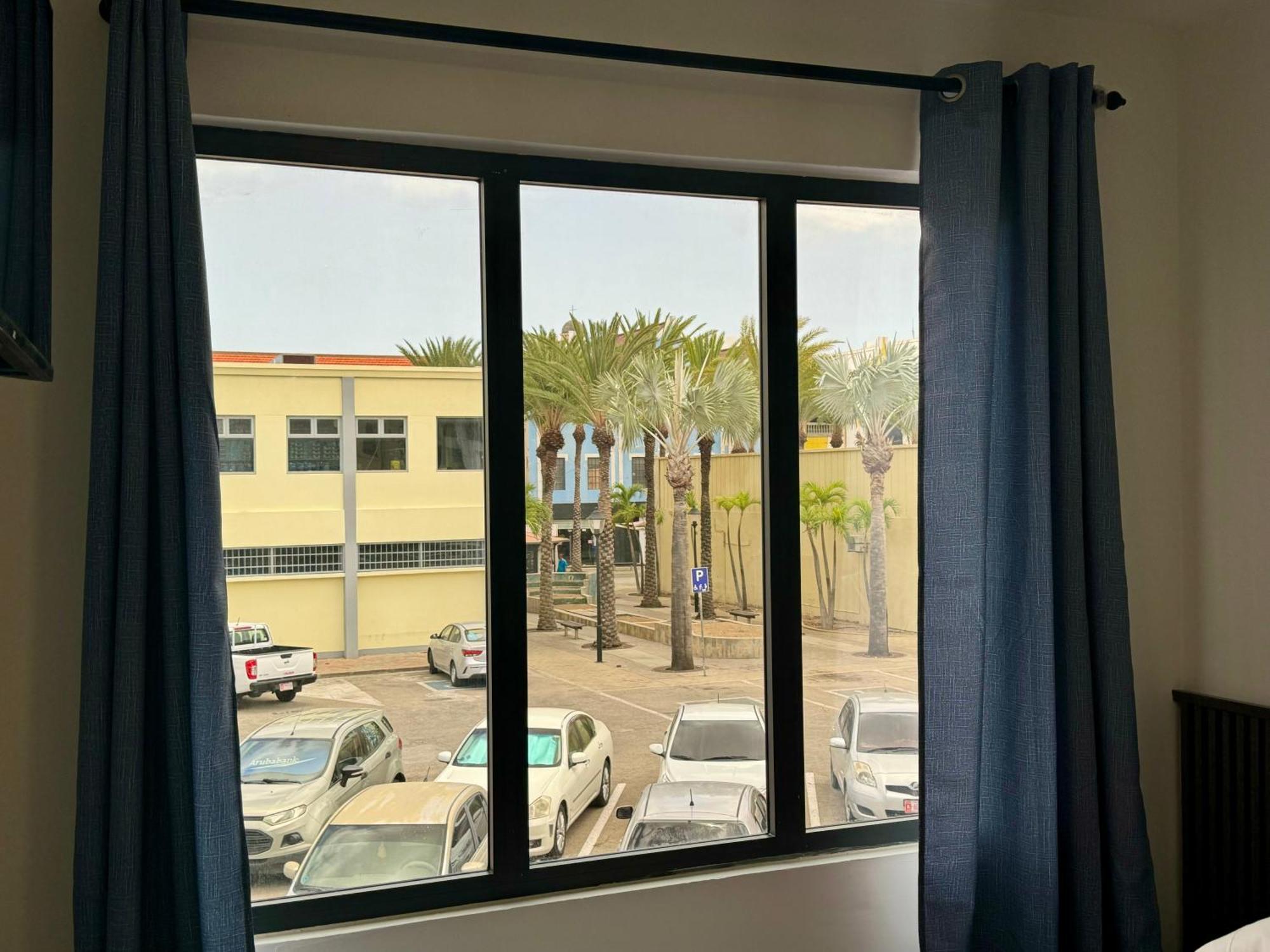 Central Boutique Hotel Oranjestad Esterno foto