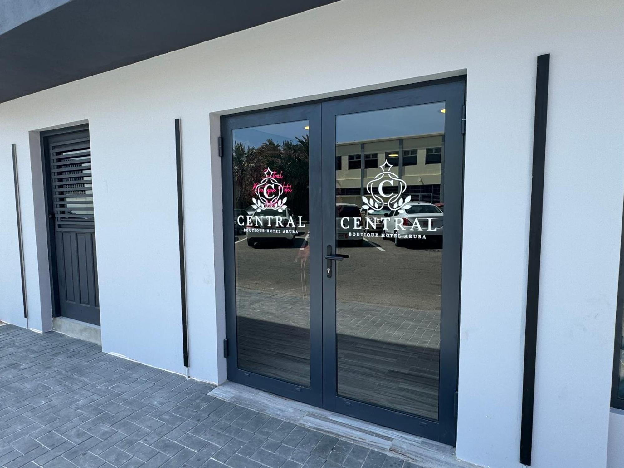 Central Boutique Hotel Oranjestad Esterno foto