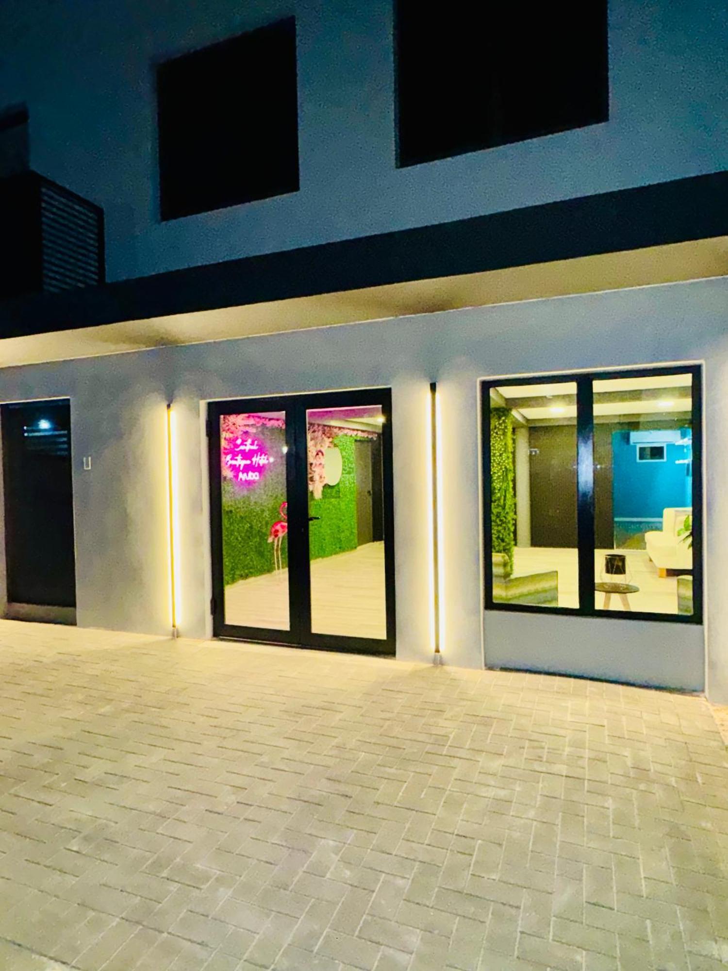 Central Boutique Hotel Oranjestad Esterno foto