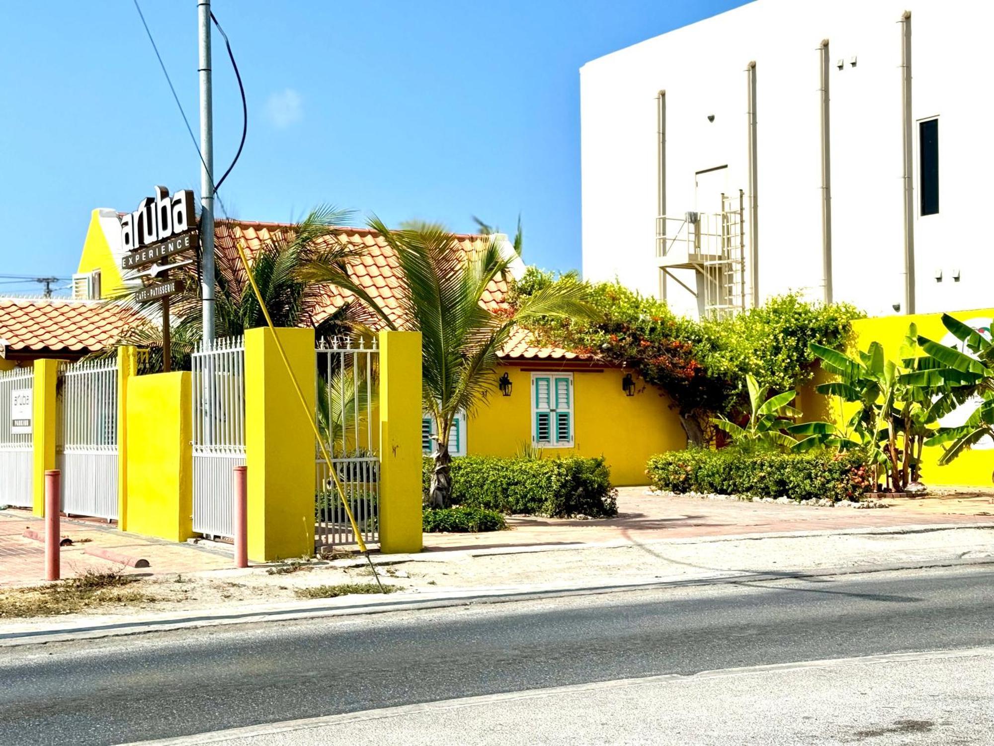 Central Boutique Hotel Oranjestad Esterno foto